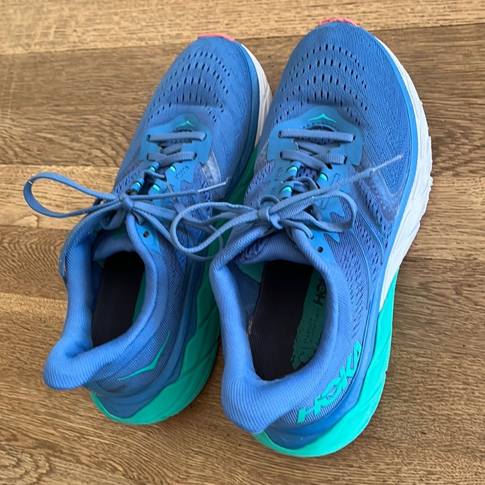 Hoka One One Arahi 5 women’s size 8, pretty good condition, still many runs left